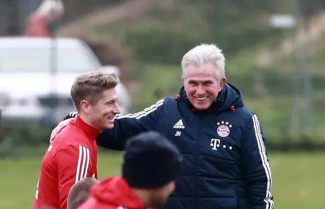 中的表现也 中的表现也